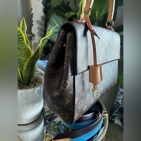 Louis Vuitton Cluny MM Blue Glacial - Picture 6 of 16